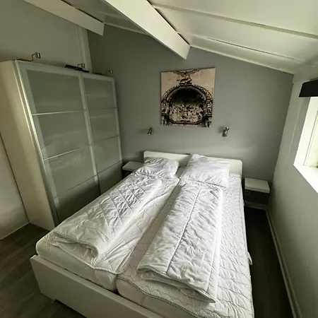 Duenenhaus *