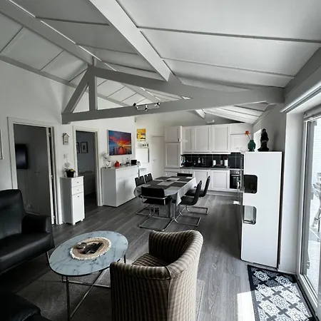 Duenenhaus *
